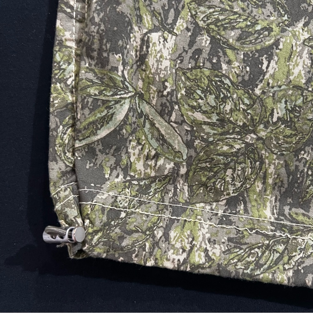 Almost Famous Green Camouflage Cargo Pants size 28 Waist Stretch - Picture 8 of 12